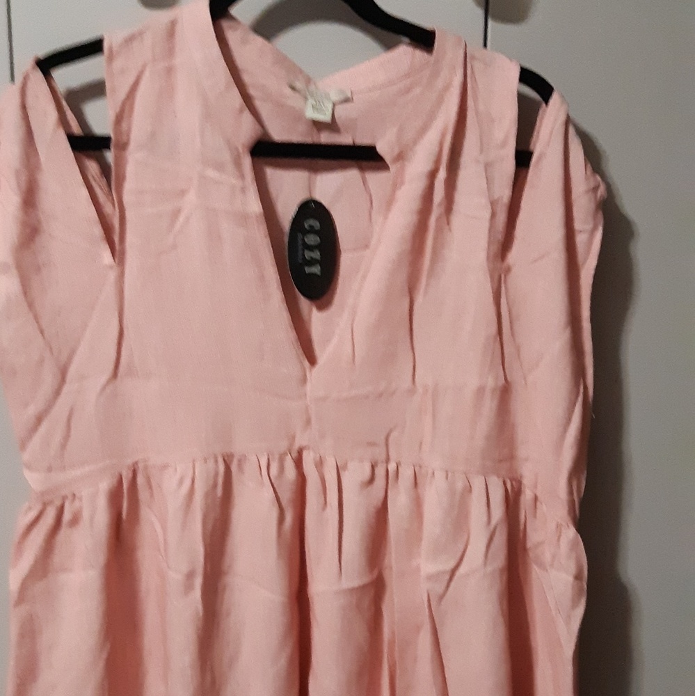 Cold shoulder babydoll top NWT